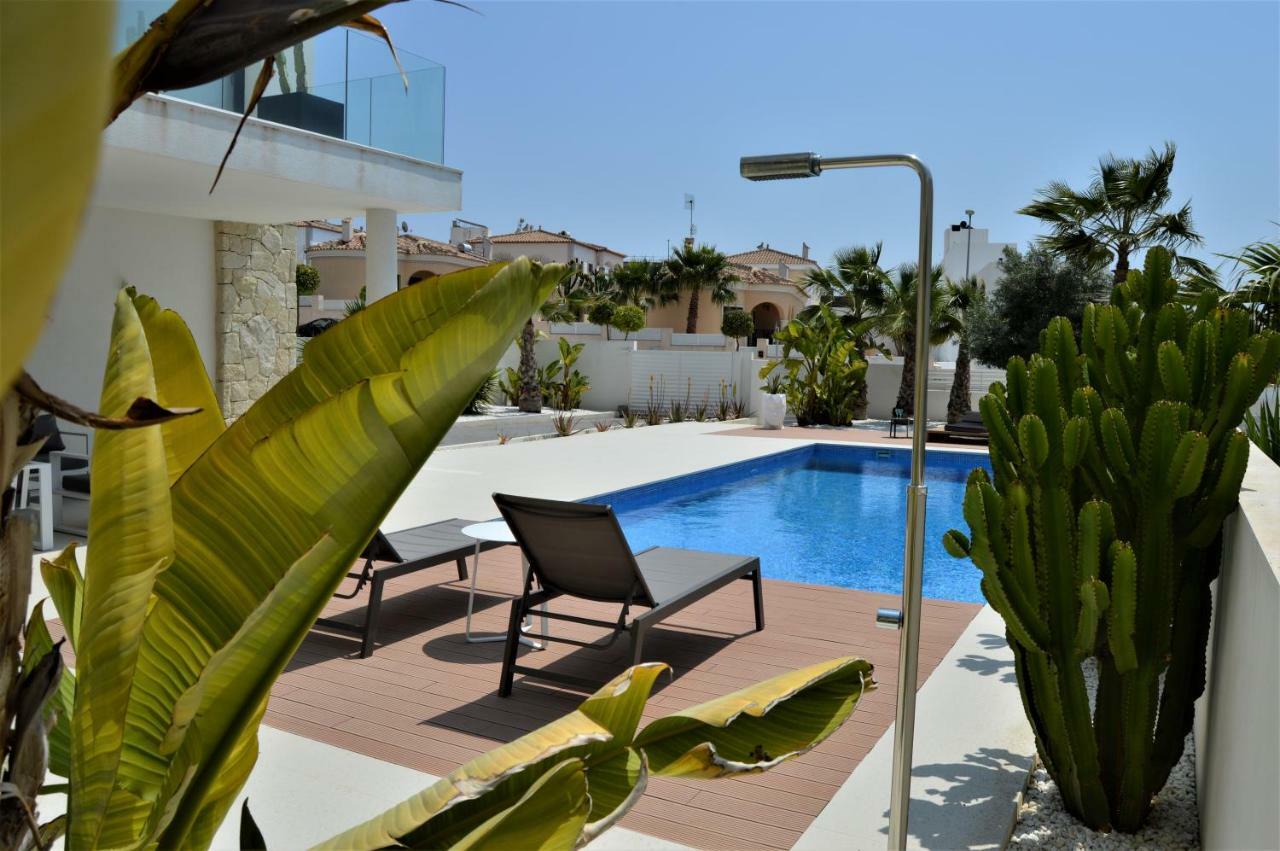 Villa With Private Pool Llobregales Экстерьер фото