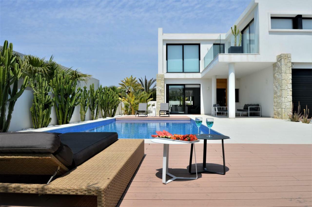 Villa With Private Pool Llobregales Экстерьер фото